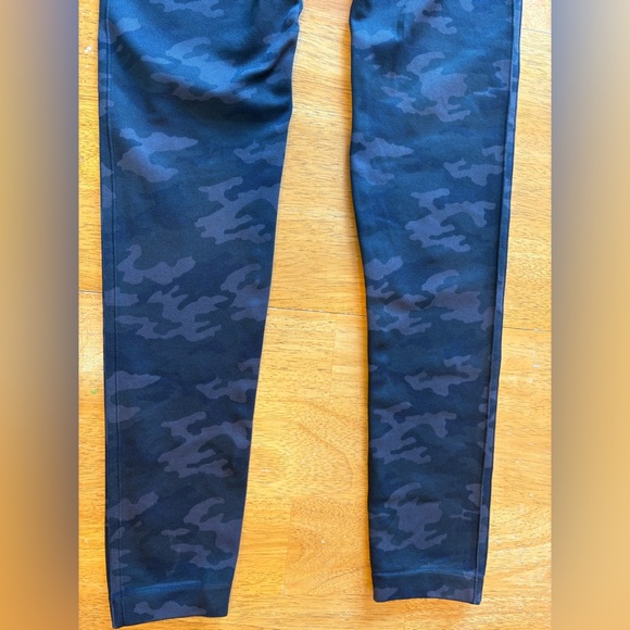 Spanx Look At Me Now High Waisted Camo Leggings Size 2XL Stretchy - Picture 13 of 14